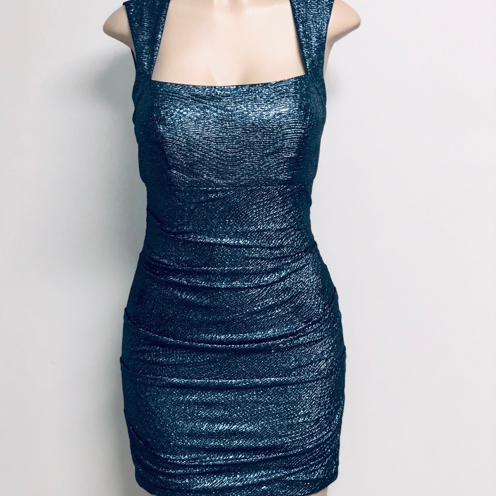 HAILEY LOGAN ADRIANNA PAPELL BlUE METALLIC DRESS